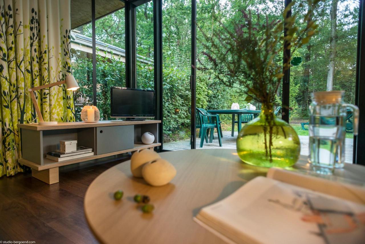 Отель Center Parcs Les Bois Francs Вернёй-сюр-Авр Экстерьер фото
