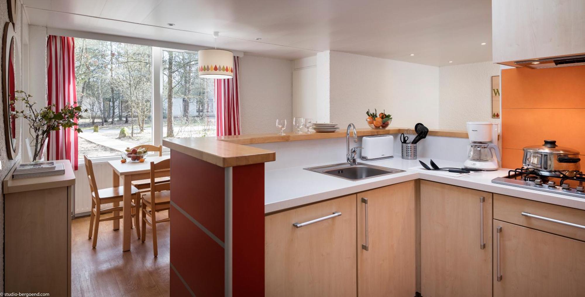 Отель Center Parcs Les Bois Francs Вернёй-сюр-Авр Экстерьер фото