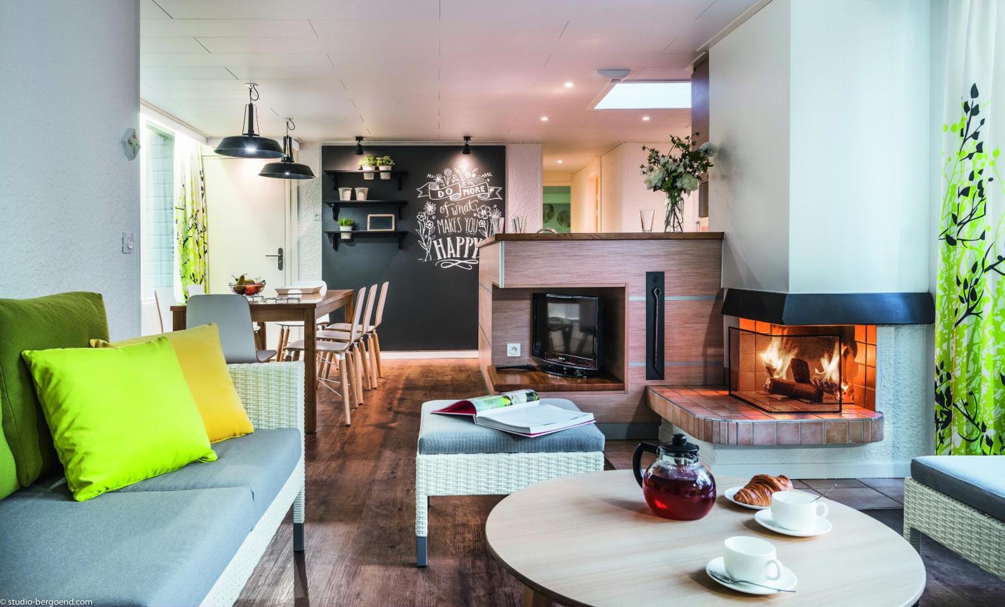 Отель Center Parcs Les Bois Francs Вернёй-сюр-Авр Экстерьер фото
