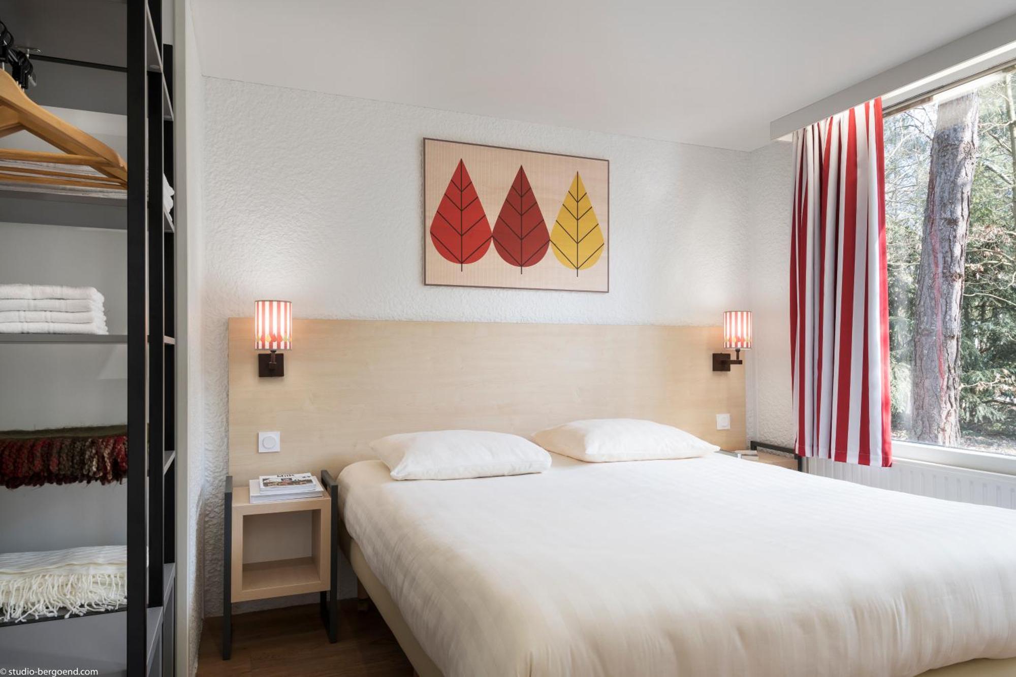 Отель Center Parcs Les Bois Francs Вернёй-сюр-Авр Экстерьер фото