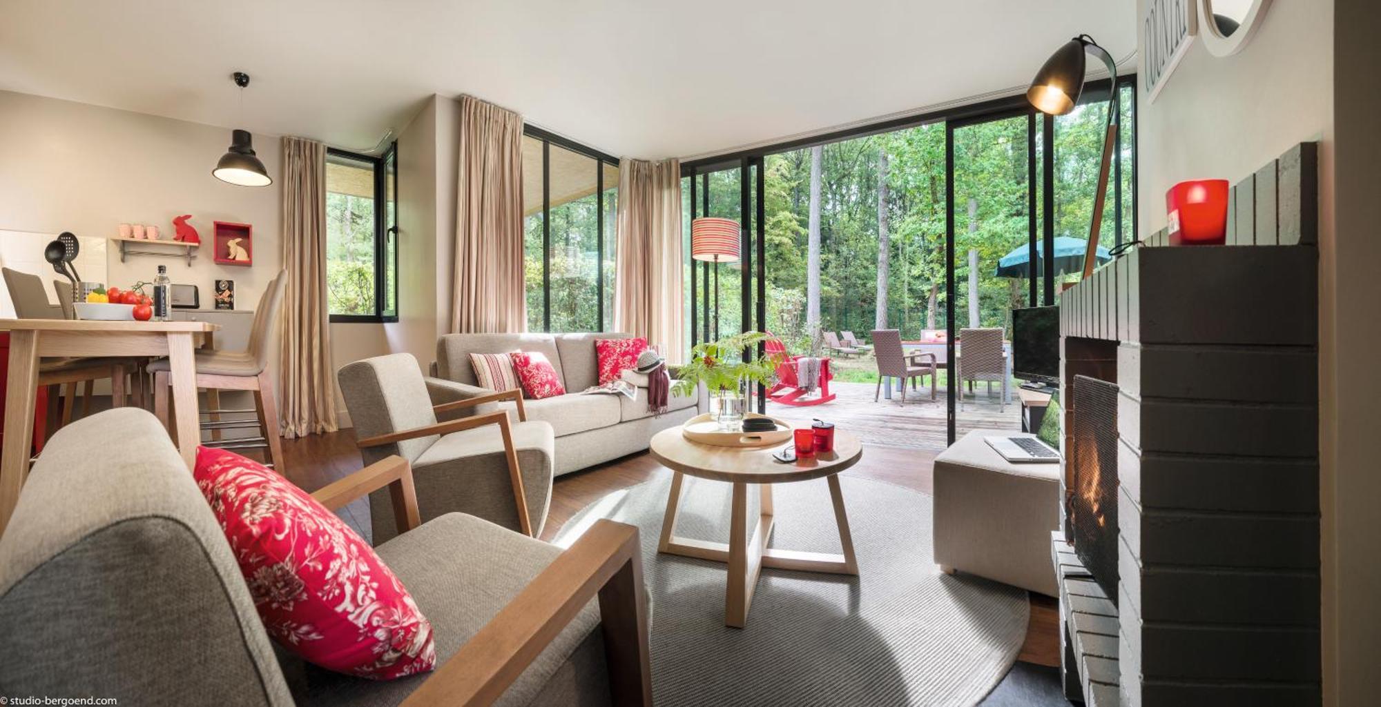 Отель Center Parcs Les Bois Francs Вернёй-сюр-Авр Экстерьер фото
