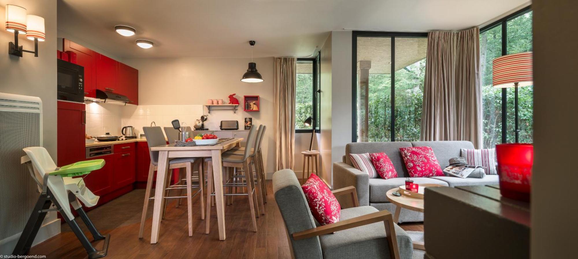 Отель Center Parcs Les Bois Francs Вернёй-сюр-Авр Экстерьер фото