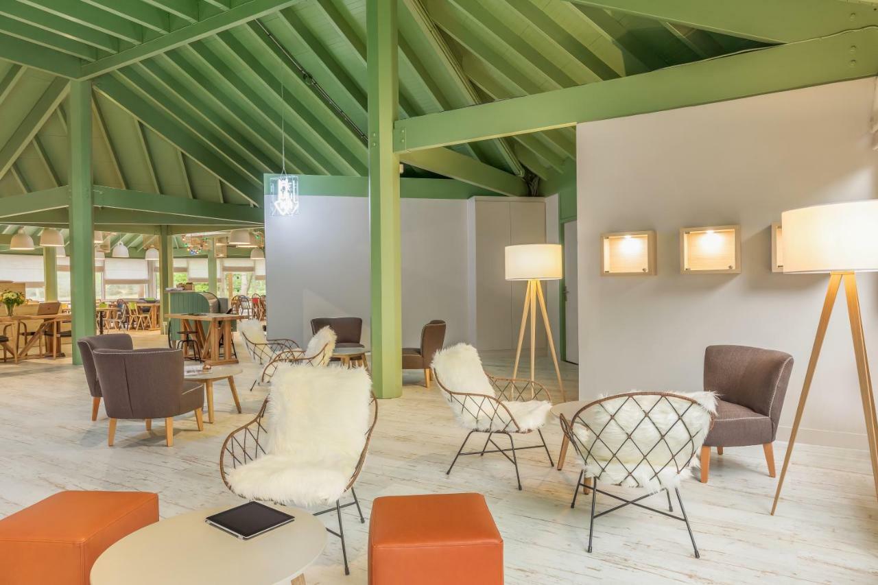 Отель Center Parcs Les Bois Francs Вернёй-сюр-Авр Экстерьер фото